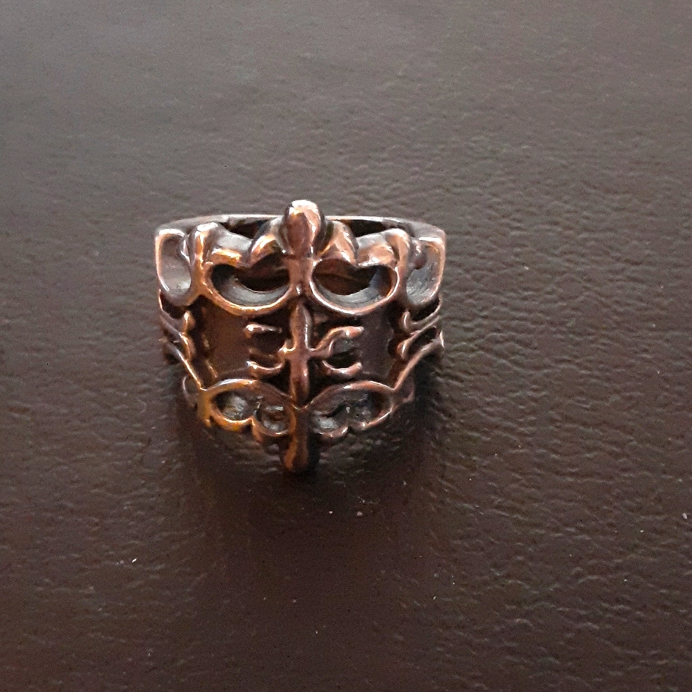 Silver flure de lee ring